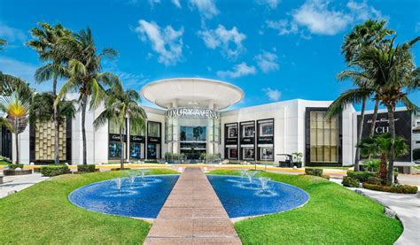 luxury avenue shopping mall cancun